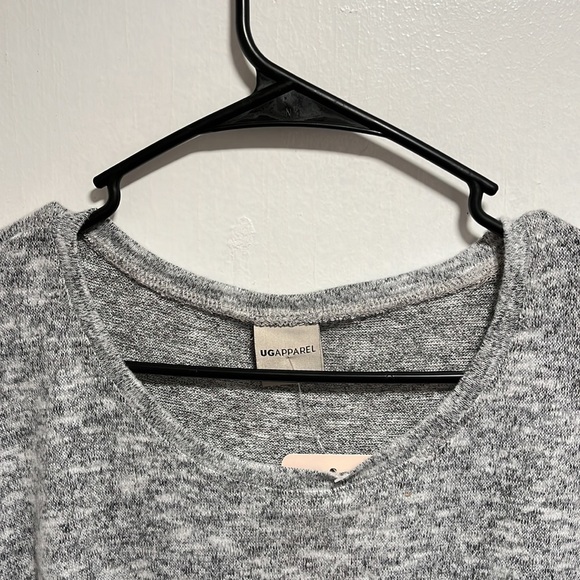 NWT University of New Hampshire Top - Picture 4 of 16